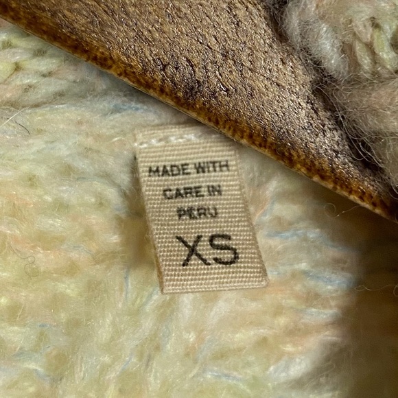 Doen Tudor Alpaca Sweater - Picture 9 of 9